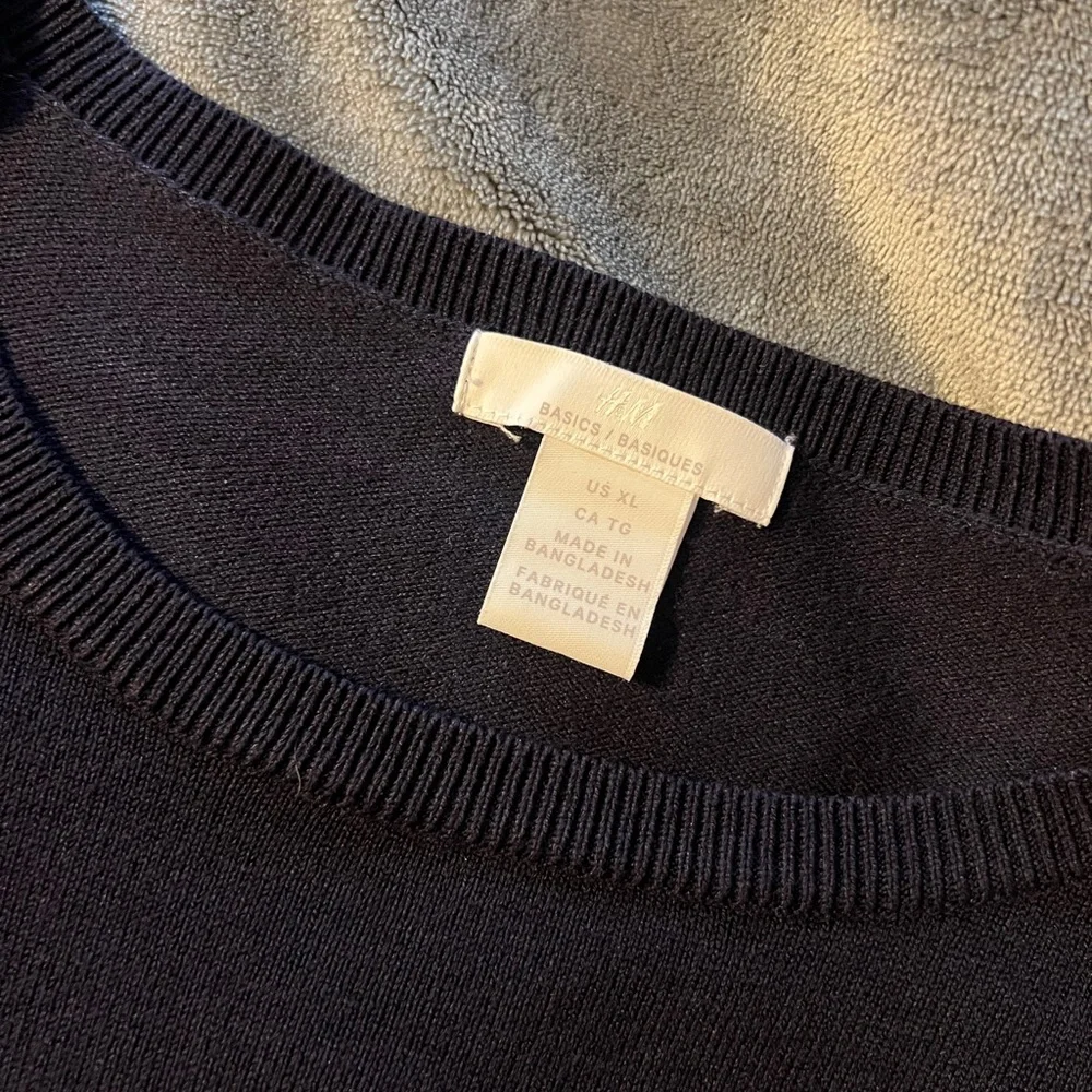 H&M sweater - Picture 2 of 3